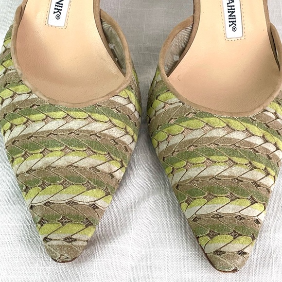 Manolo Blahnik Pointy Suede Pumps Size 39 Made in Italy Multi Shades of Greens - Picture 2 of 7